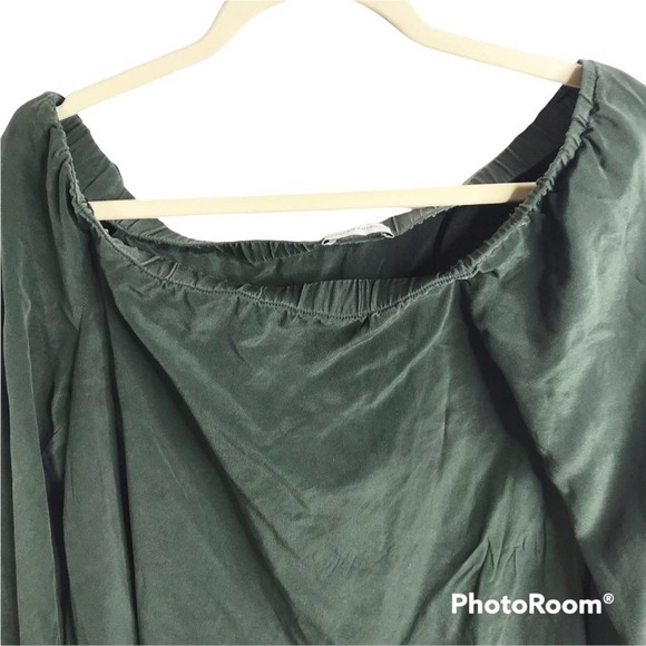 Scanlan Theodore dark green off shoulder flowy blouse size 8 - Picture 3 of 5